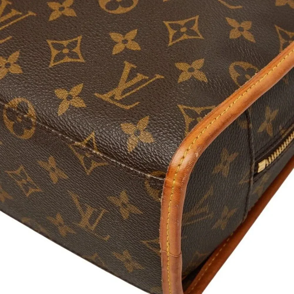 Louis Vuitton delivery duty